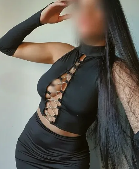 Amina, 22