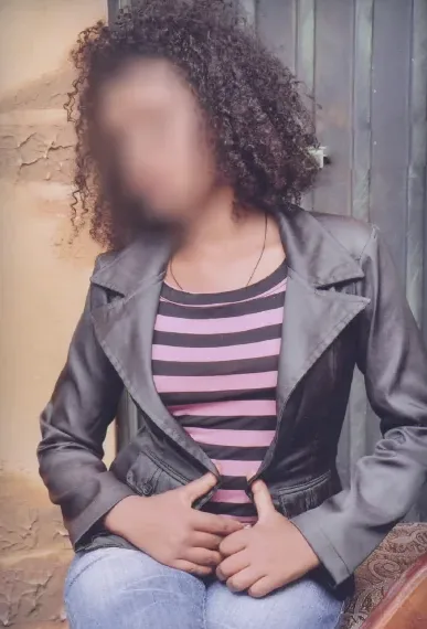 Anneke, 24