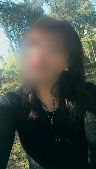 Anouk, 34