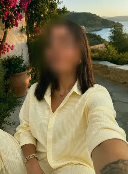 Anouk, 23
