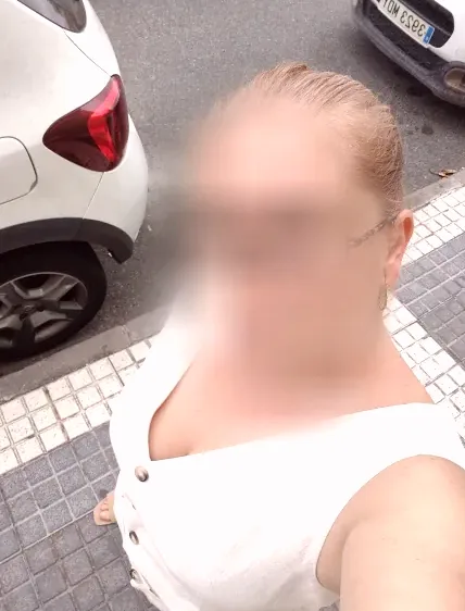 Bouchra, 38