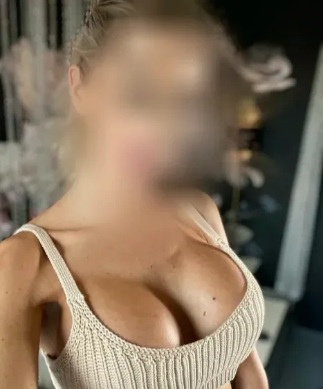 Demi, 36