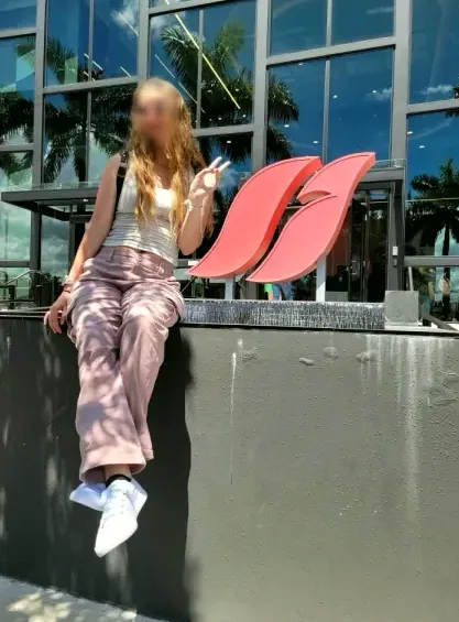 Esmee, 29