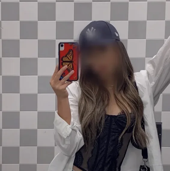 Esmee, 20
