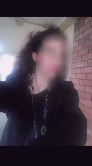 Esmee, 33