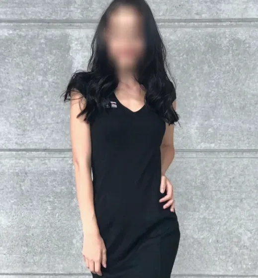 Evi, 32