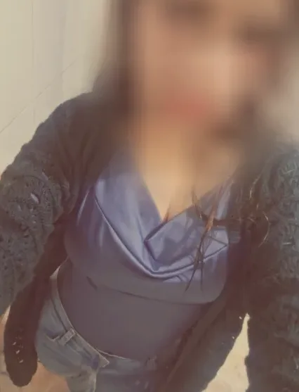 Evi, 33