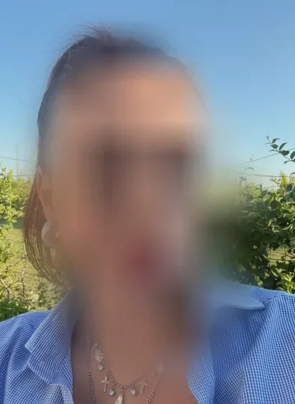 Hajar, 28