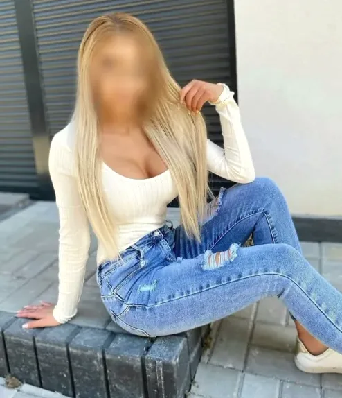 Imane, 32