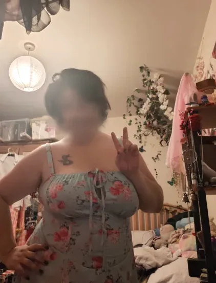 Isabel, 39