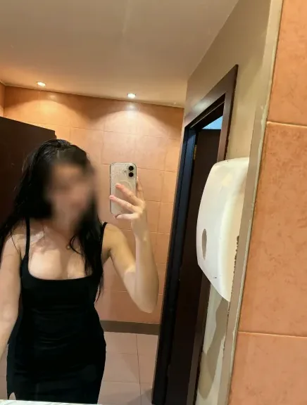 Isabella, 18