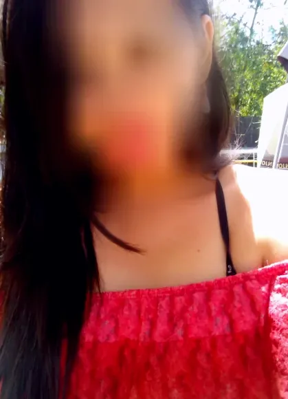 Julia, 31