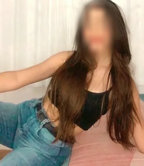 Julia, 31