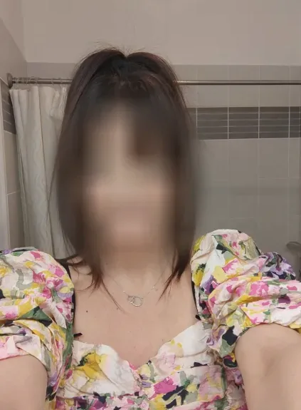 Rania, 39