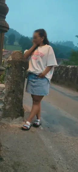 Sofia, 32